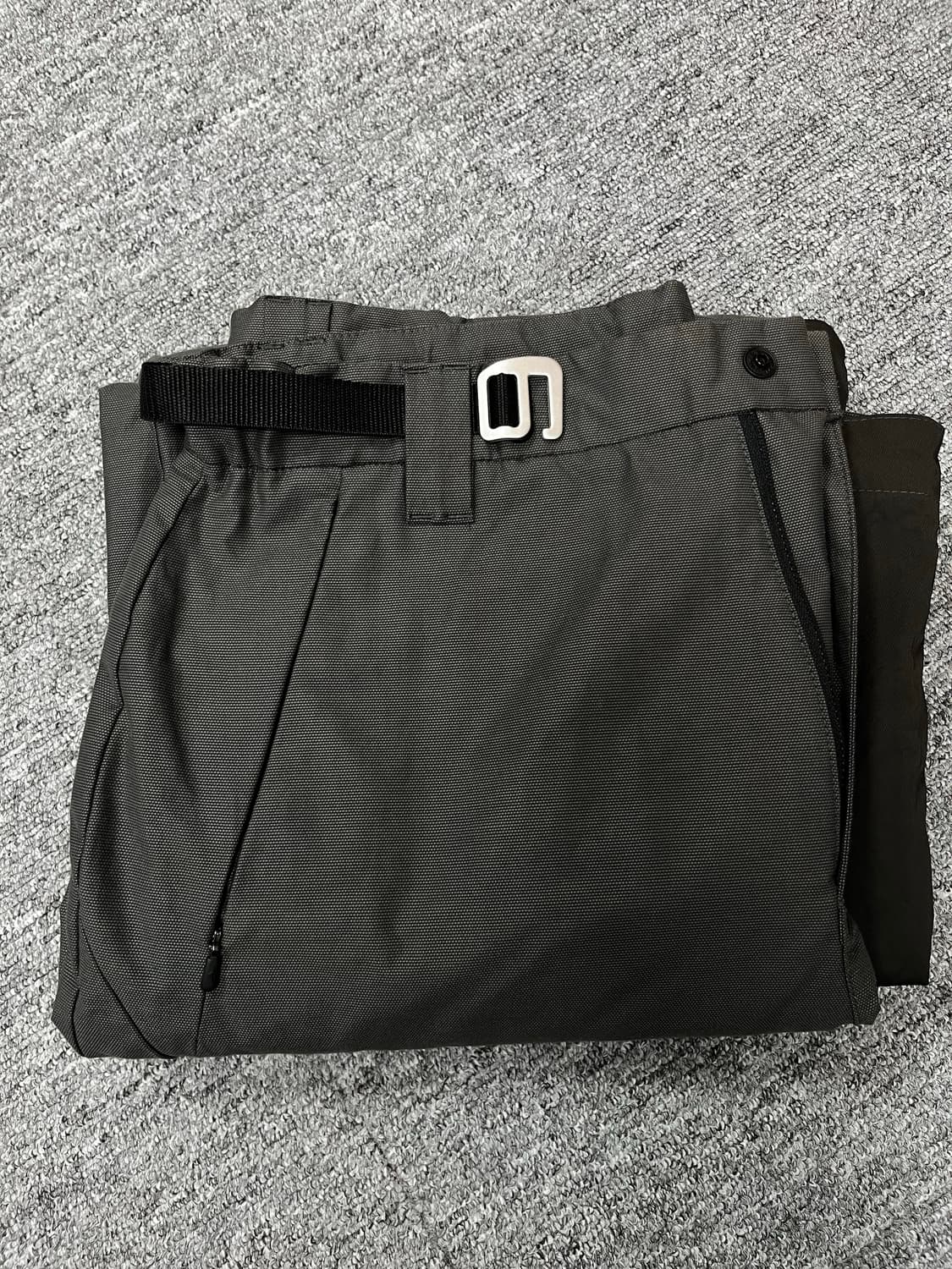 인사일런스 X 미즈노 옵시디언 팬츠 S 차콜 새상품 상품이미지3