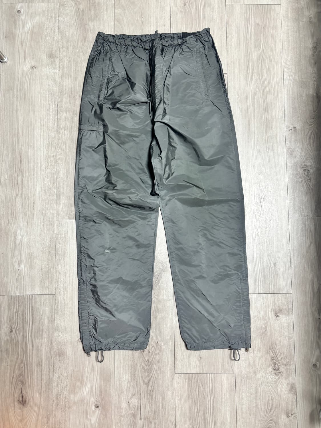 프라다 개버딘 re-nylon 팬츠 그레이 M 상품이미지1