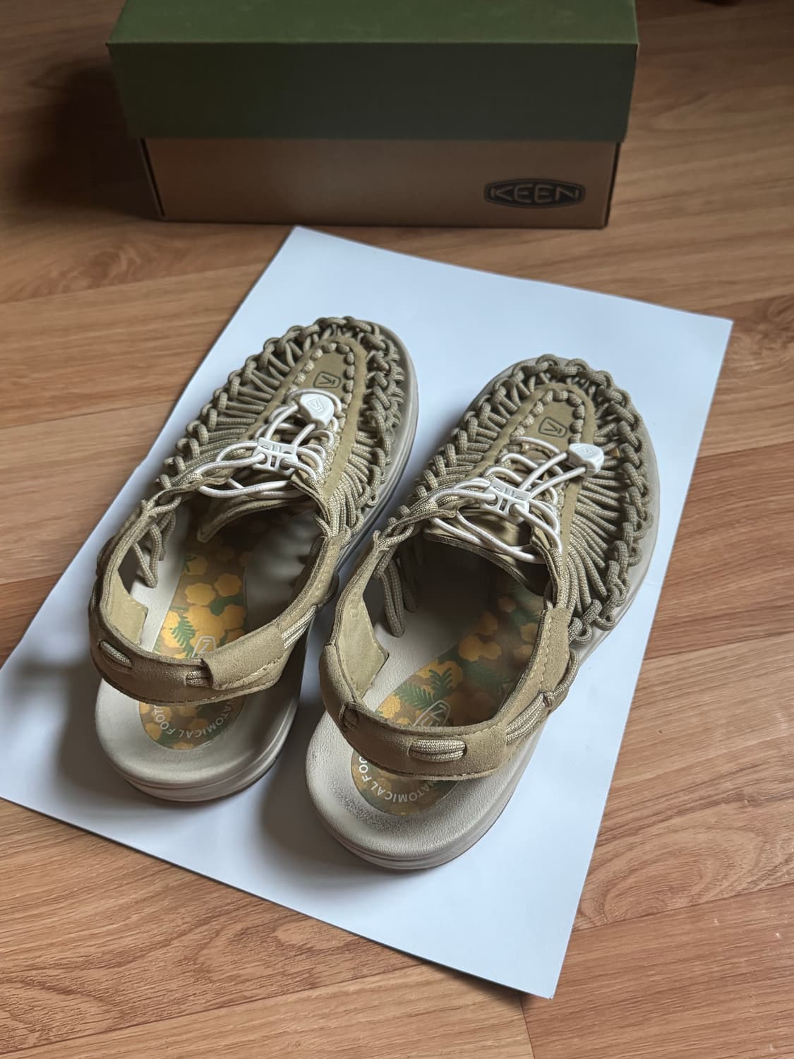 킨 유니크 여성 샌들 카키 240 상품이미지7