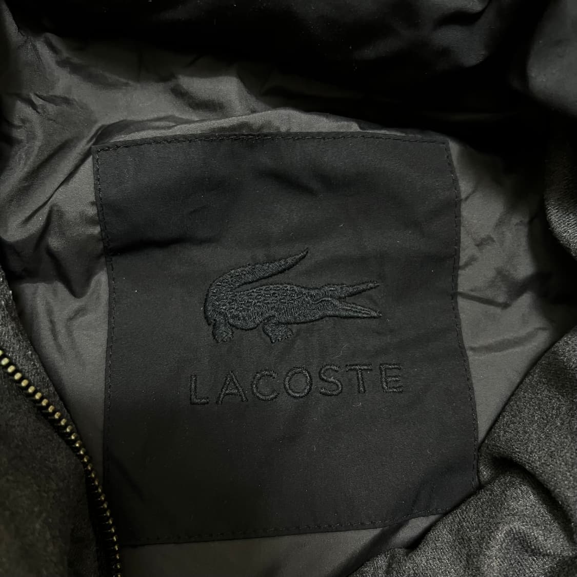 라코스테 여성 프리미엄 덕다운 스탠드넥 롱패딩 점퍼 [블랙] M/95 상품이미지4