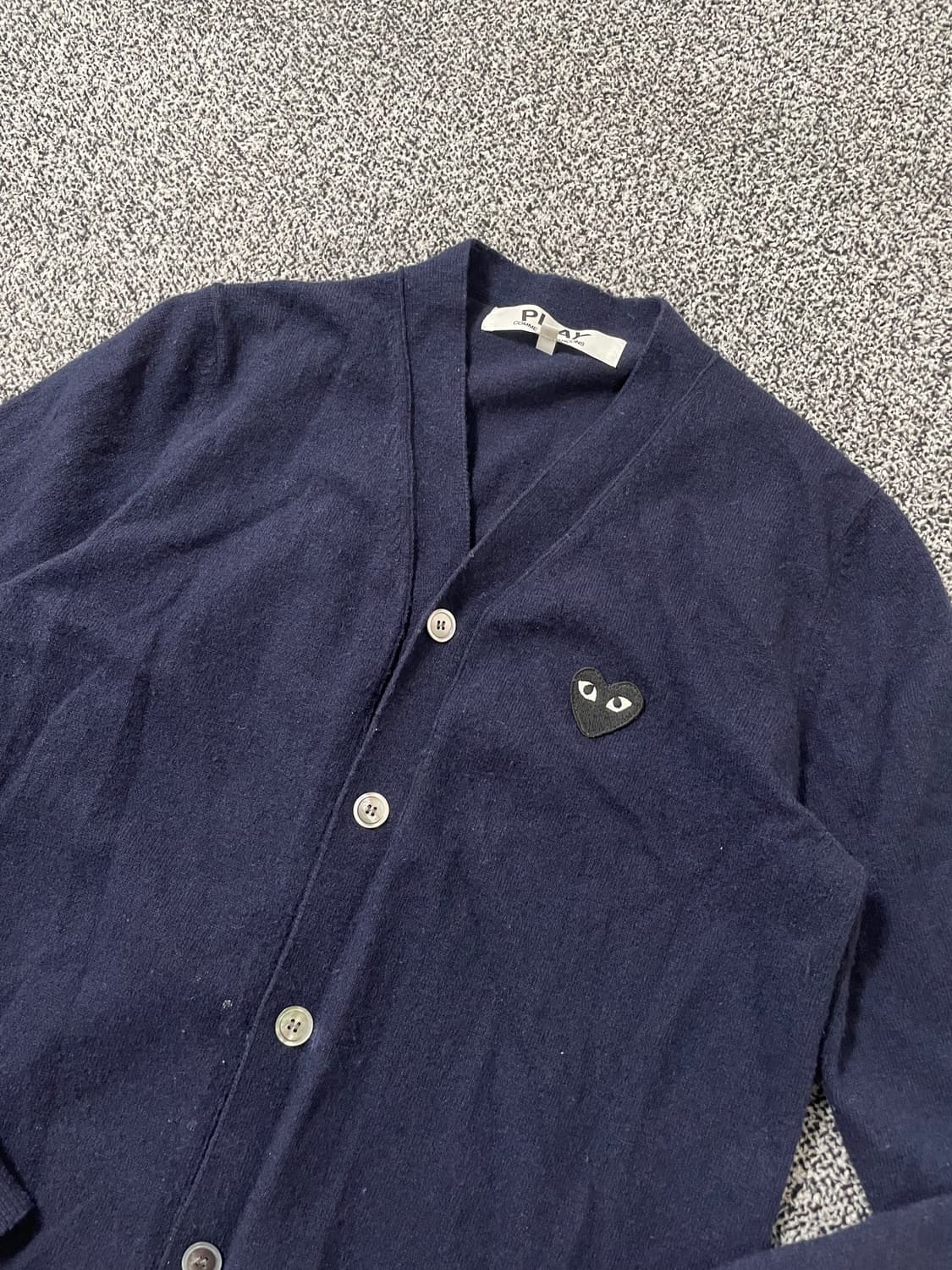 빈티지9. 꼼데가르송 플레이 블랙 하트 울 니트 가디건 네이비 상품이미지2