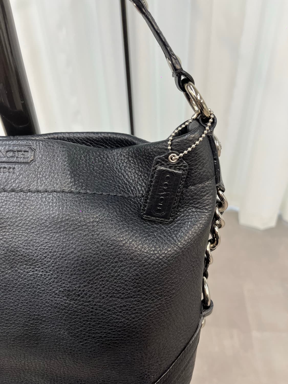 Coach Black Basic Shoulder Bag 상품이미지2