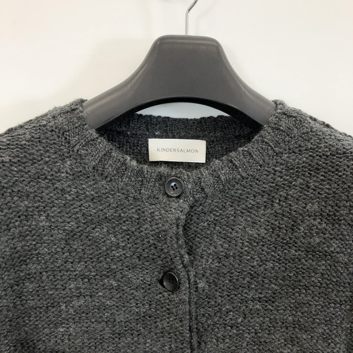 킨더살몬 부클 니트가디건 차콜그레이 55 상품이미지2