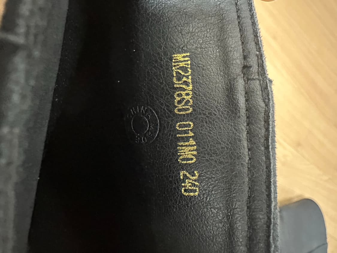 마뗑킴 블랙 레어이드 레더 미들 부츠 240사이즈 상품이미지6