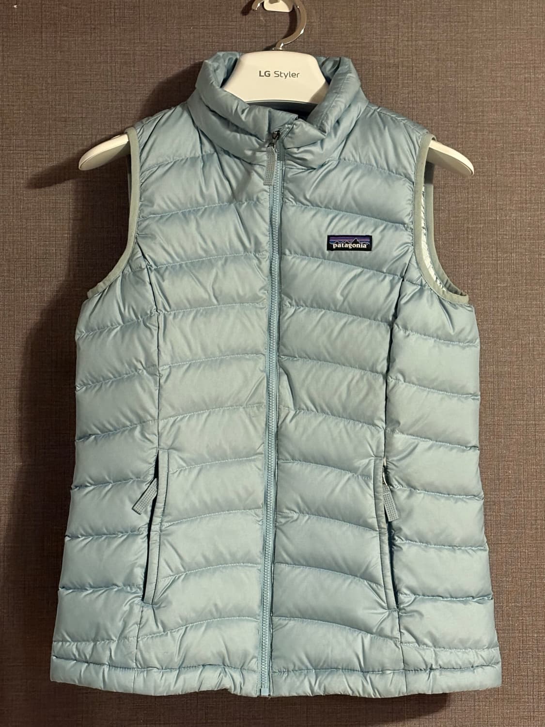 파타고니아 다운 조끼 L(12) 하늘색 상품이미지1