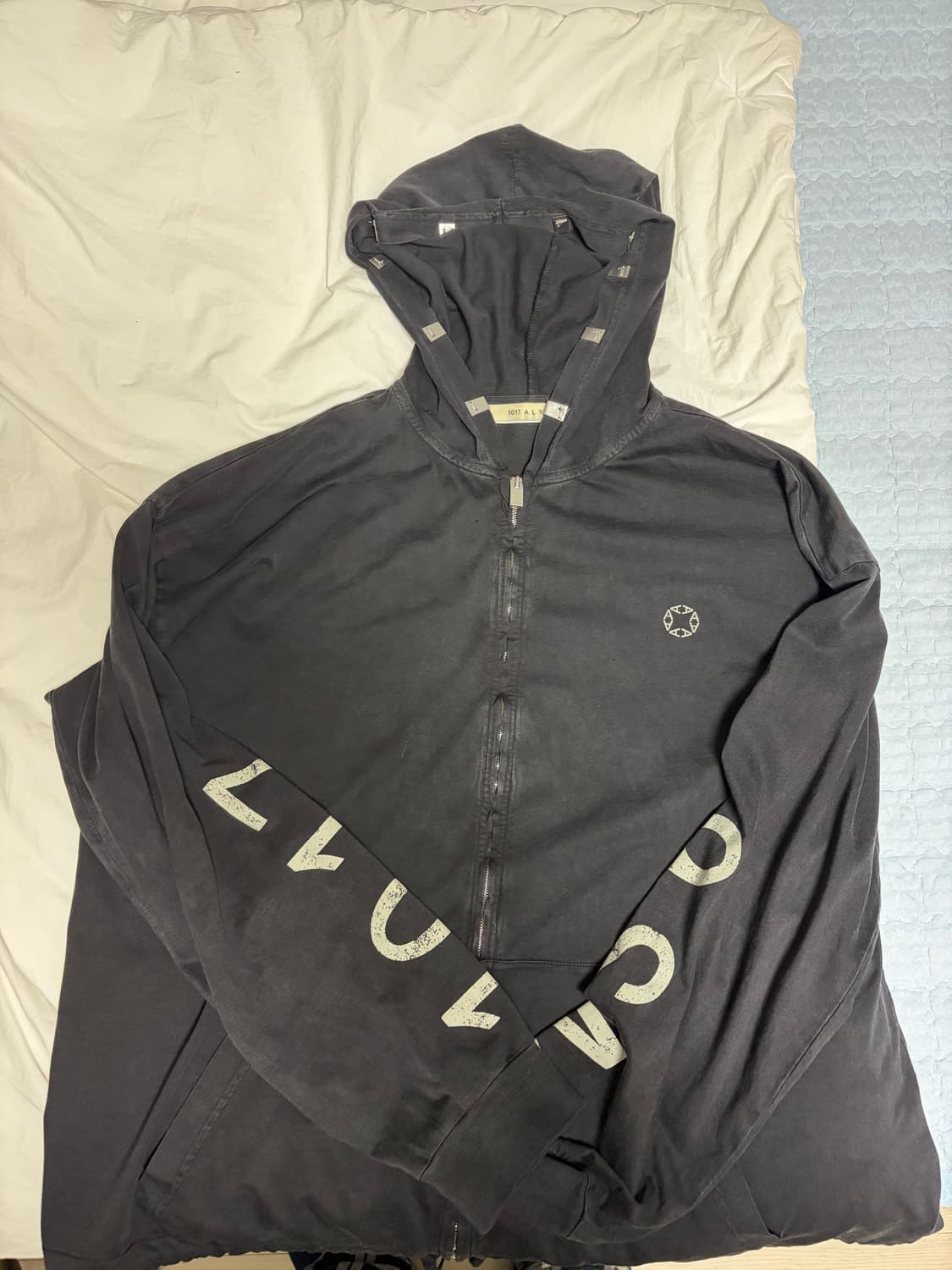 1017 ALYX 9SM 라이터캡 워시드 후드집업 size m 상품이미지1