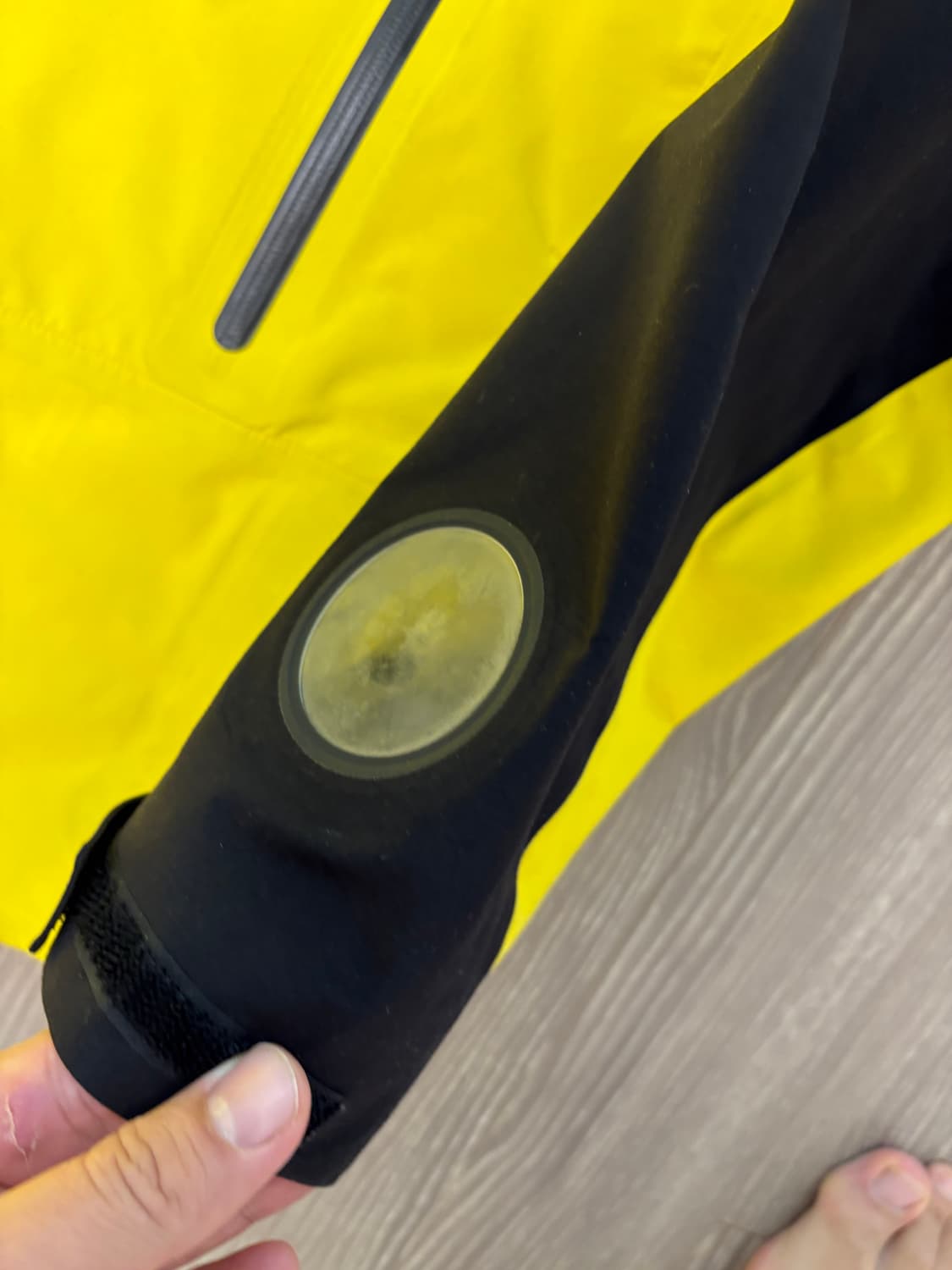 슈프림 x 노스페이스 테입드 심 쉘 자켓 옐로우 - 22FW 상품이미지4