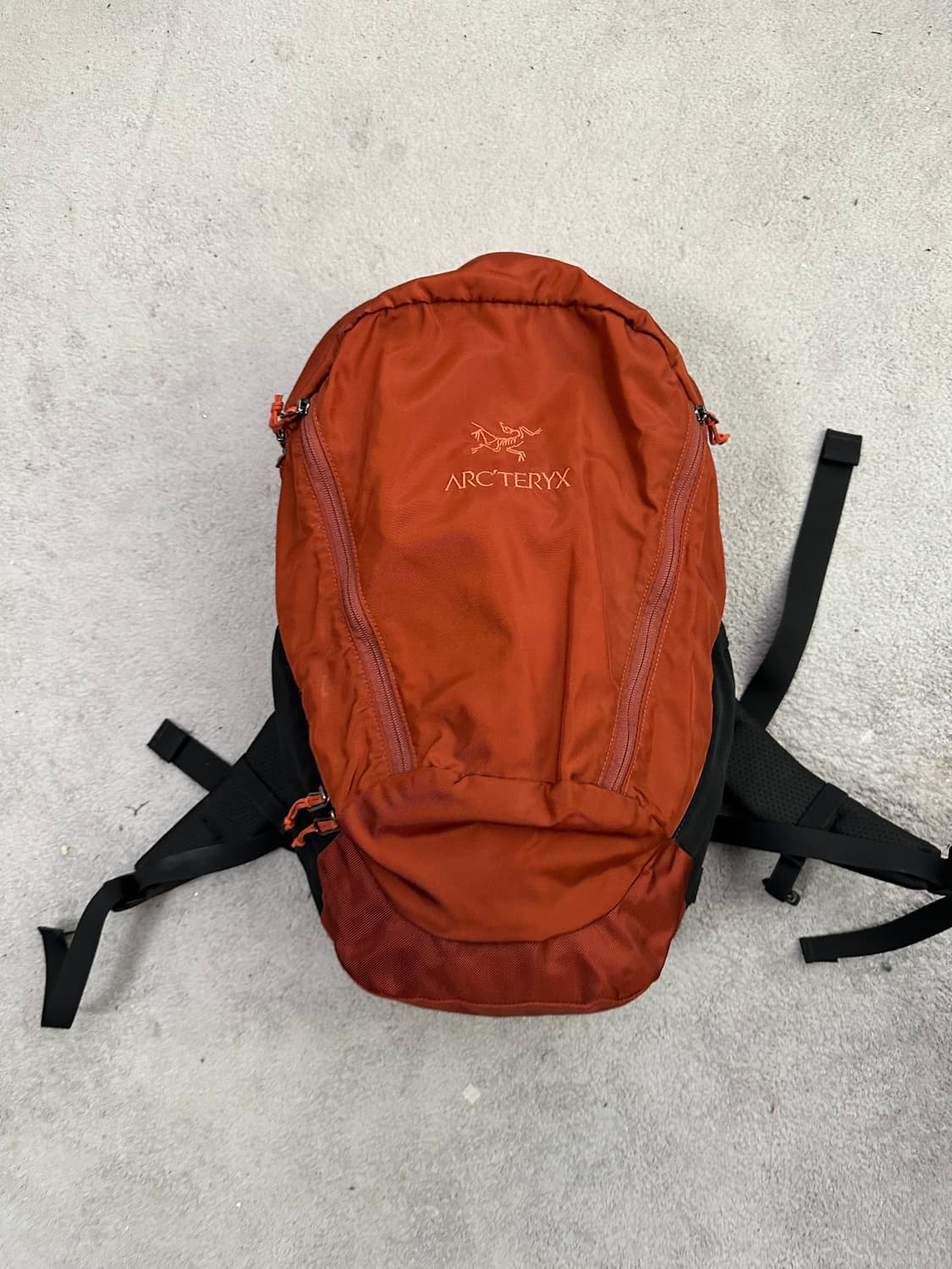 아크테릭스 맨스티 16L 백팩 정품 상품이미지1