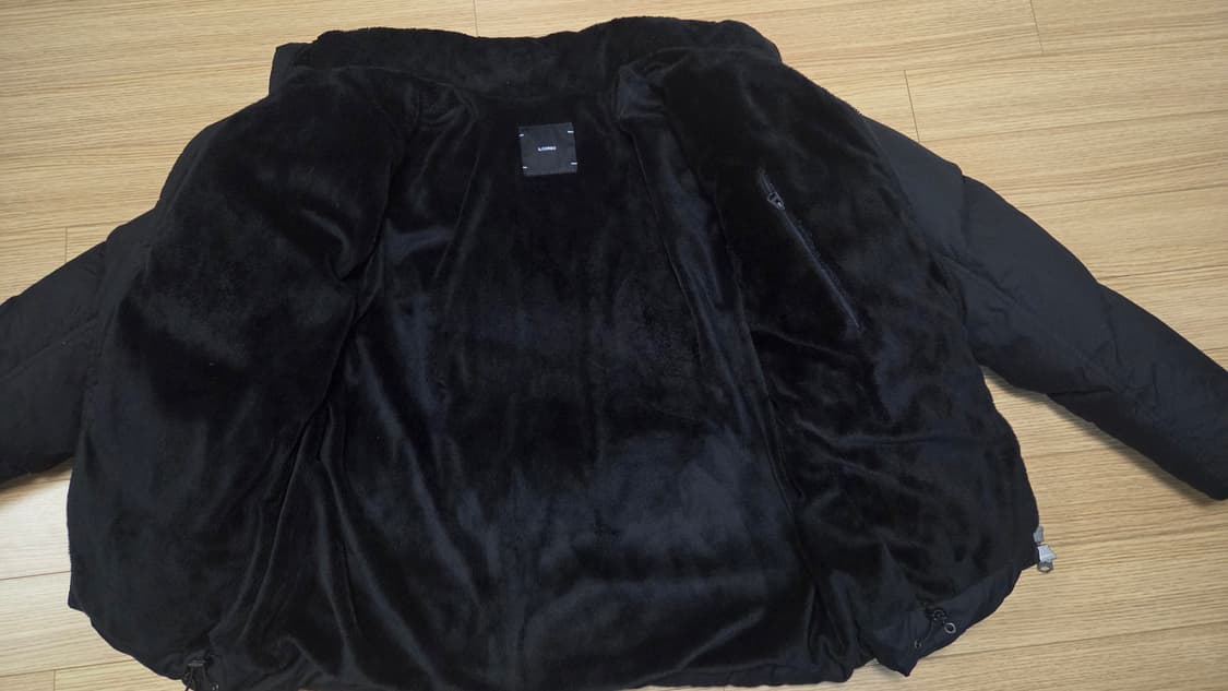 일꼬르소 블랙 오버핏 볼륨 퍼 에센셜  숏  패딩 점퍼 상품이미지5