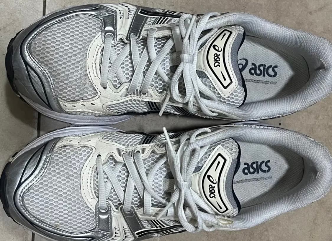 아식스 젤 카야노 14 화이트 미드나잇 275 사이즈 판매합니다.  상품이미지1