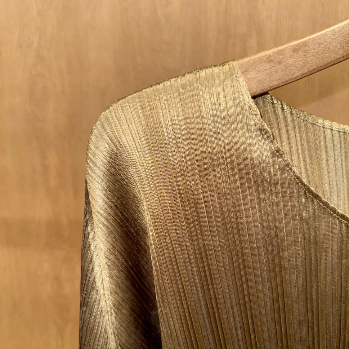 이세이미야케 플리츠플리즈 롱 슬리브 티셔츠 슬림핏 올리브 상품이미지6