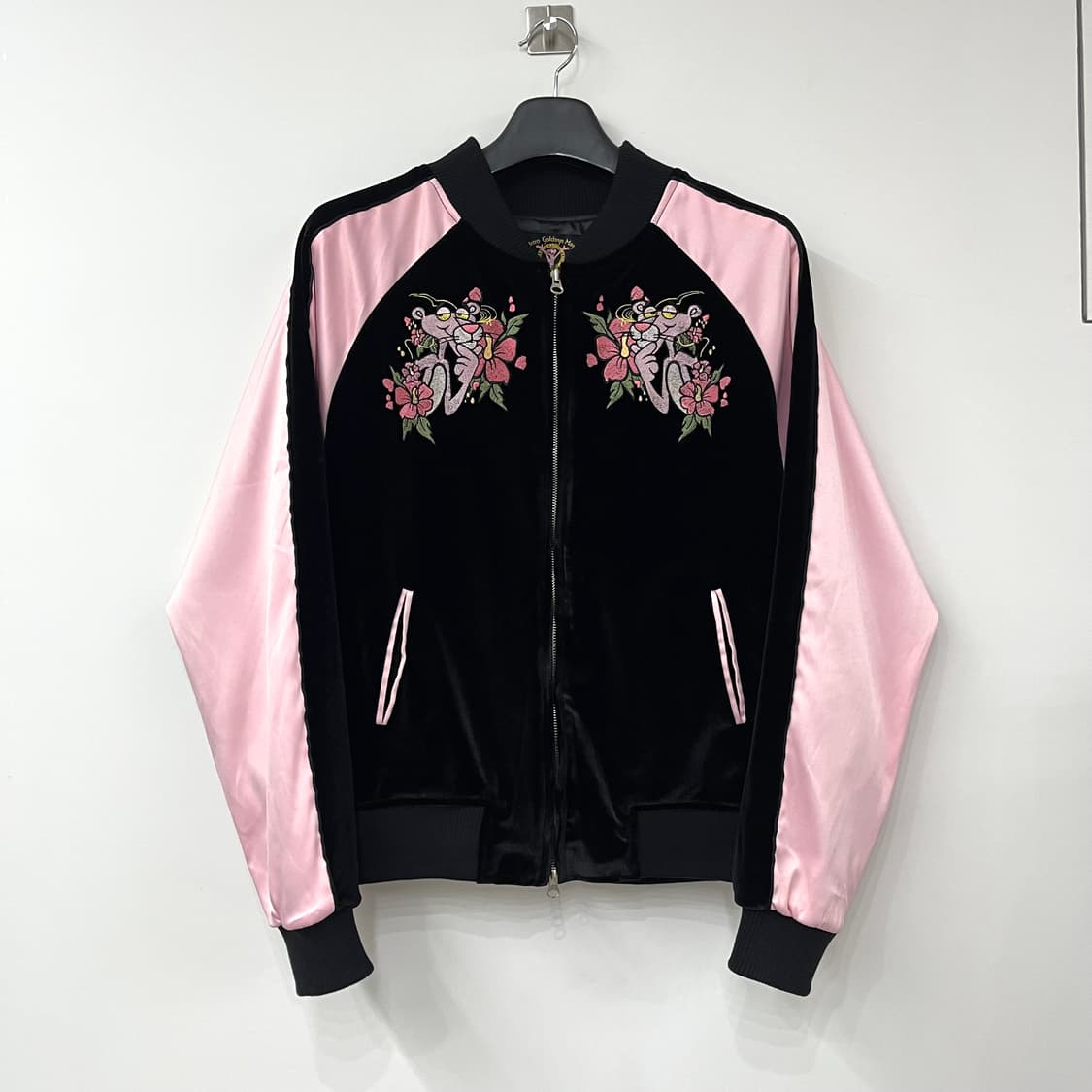 참스 x 핑크팬더 벨벳 블랙 핑크 스카쟌 자켓 상품이미지3