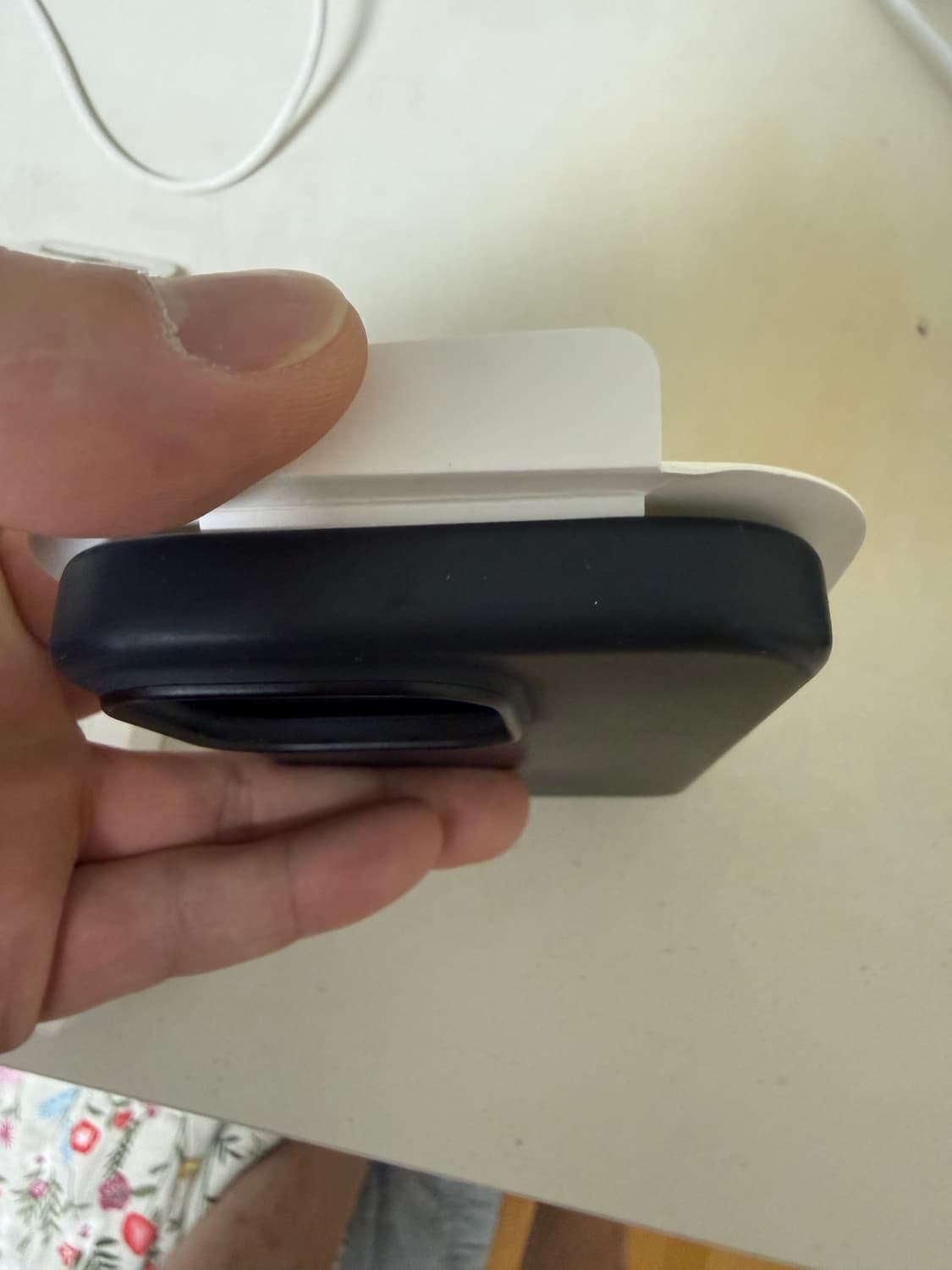 애플 아이폰 16 Pro 정품 실리콘 케이스 판매합니다. 상품이미지4