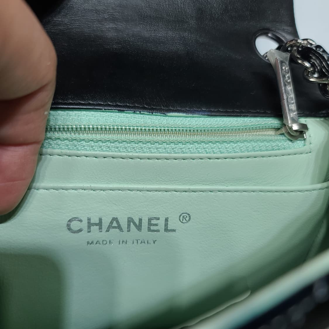 샤넬 미니 페이턴트 싱글 크로스 백 상품이미지6