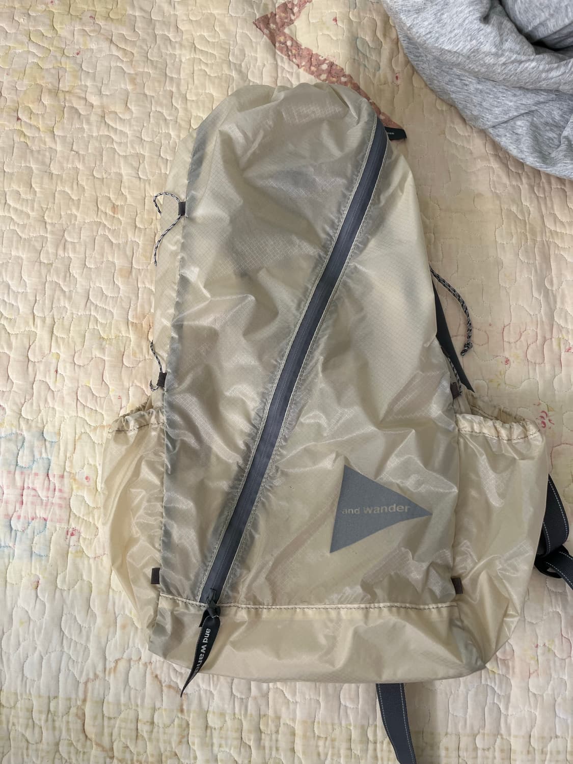 앤드원더 실 데이팩 오프화이트 and wander sil daypack 상품이미지1