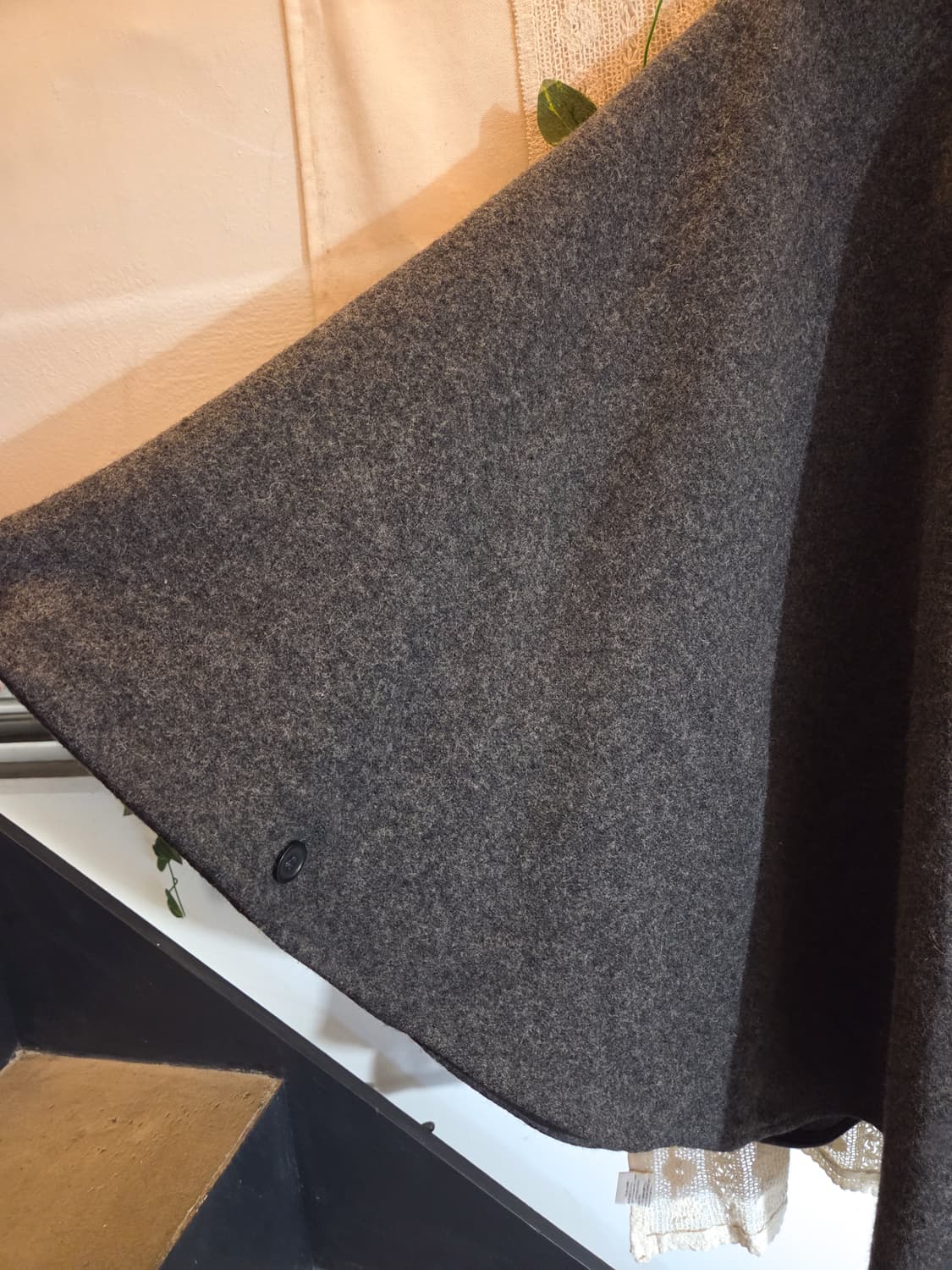 토글 버튼 케이프 코트 상품이미지3