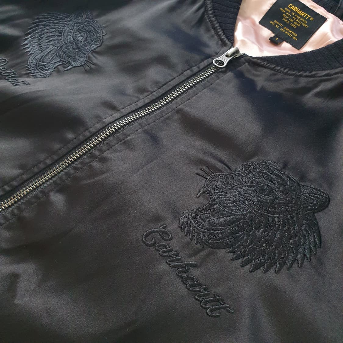 [무료배송] CARHARTT 타이거 자수 봄버 자켓 상품이미지5