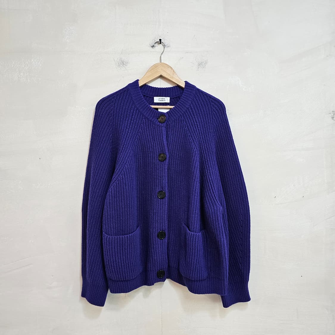 [STUDIO TOMBOY] 스튜디오톰보이 크루넥 가디건 상품이미지1