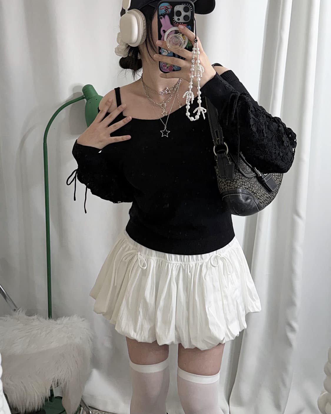 블랙 레이스 오프숄더 니트 상품이미지1