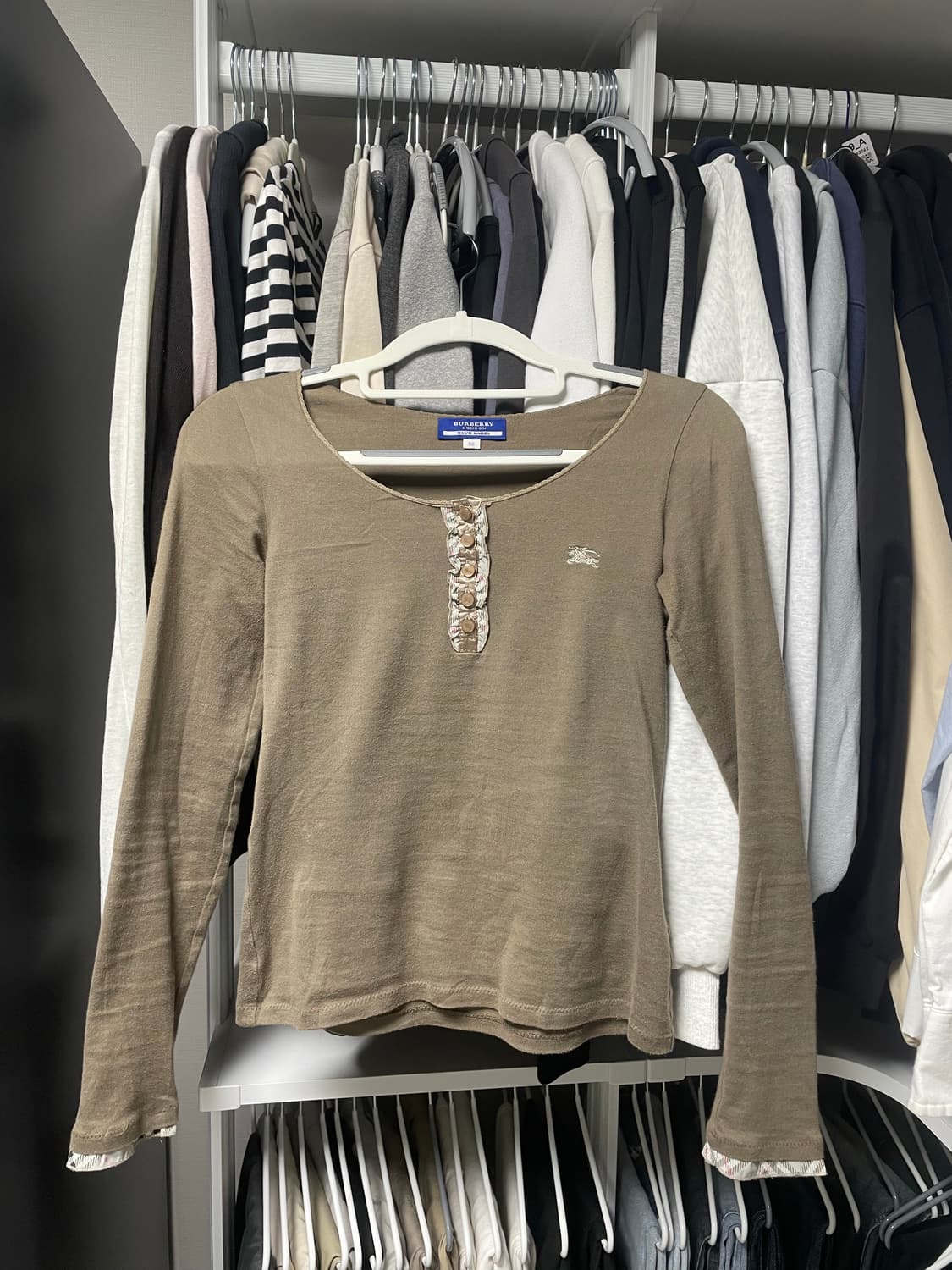 버버리 블루라벨 롱슬리브 상품이미지1