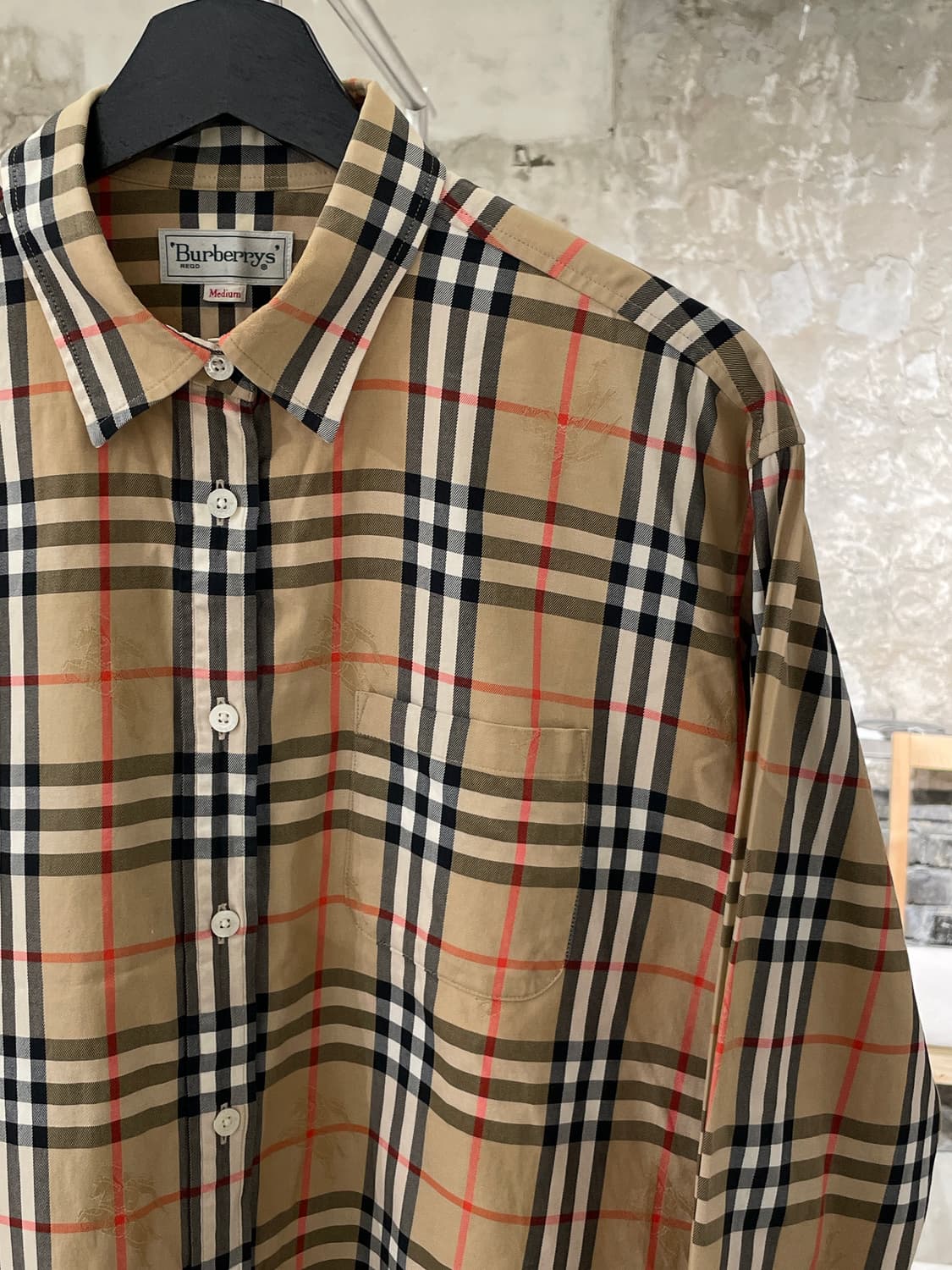 버버리 베이지 싱글 포켓 노바체크 기마로고 코튼 셔츠 상품이미지3