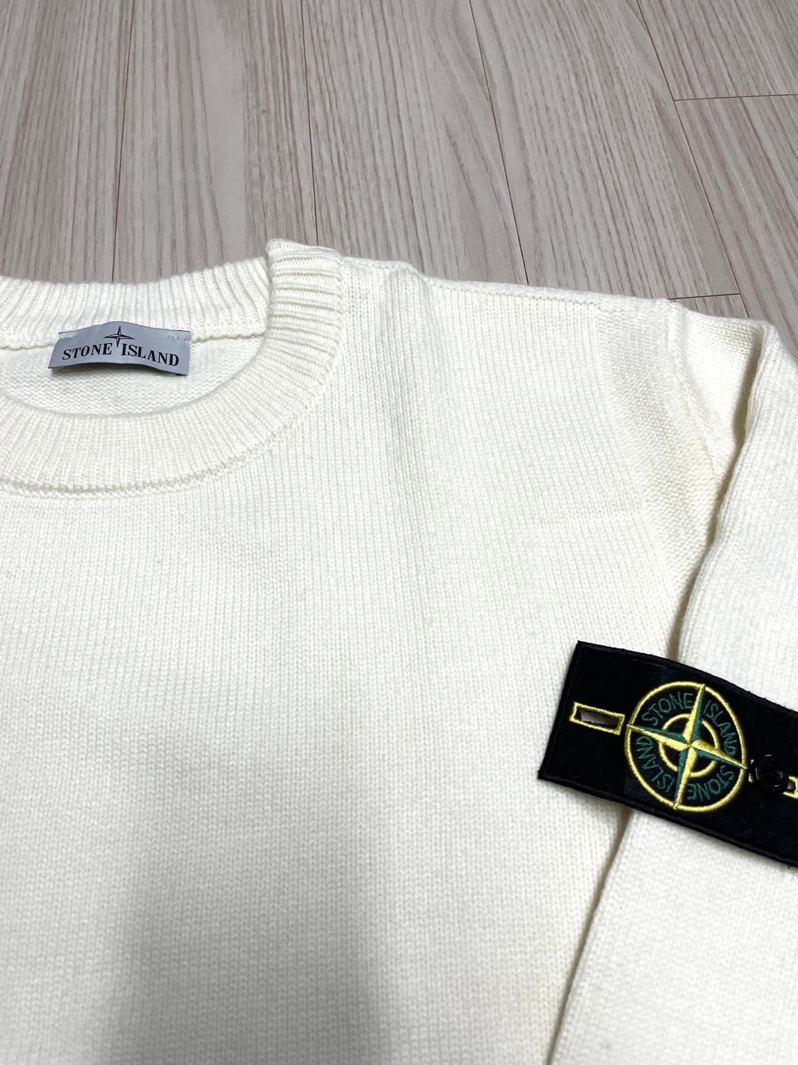 [새상품] 스톤아일랜드 램스울 리브 라운드 니트 상품이미지8