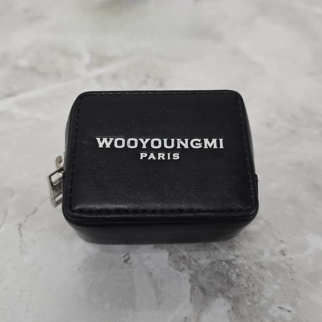 우영미 가죽 에어팟 케이스 판매 상품이미지1