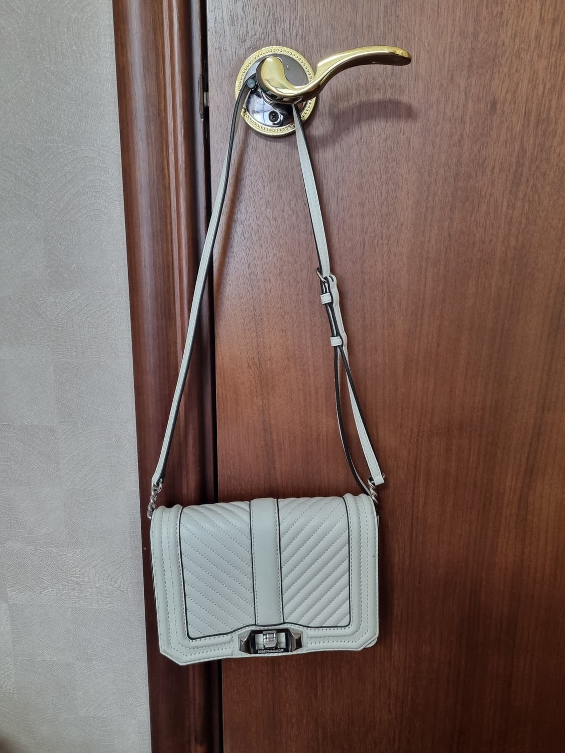 레베카 밍코프 화이트 레더 퀼팅 크로스백 상품이미지5