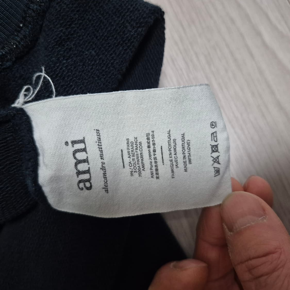 아미 맨투맨 L 사이즈 판매합니다. 상품이미지4