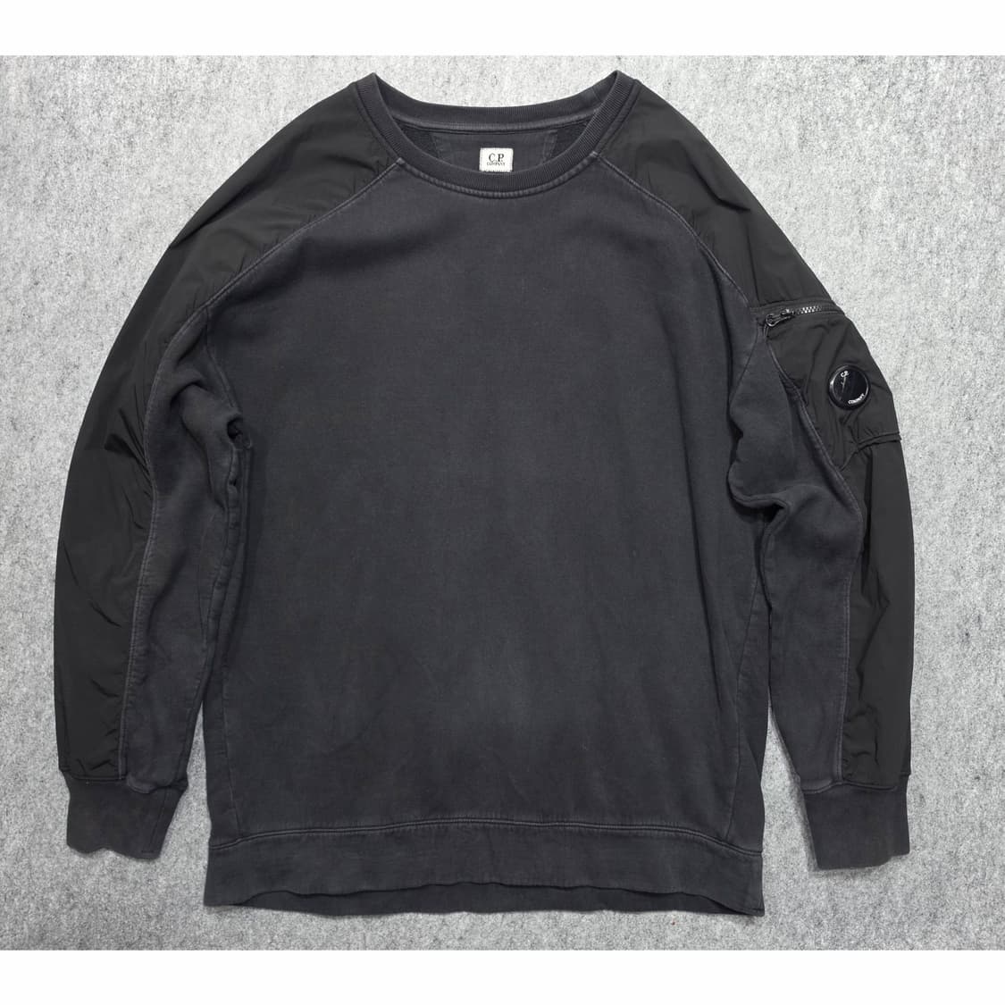 CP 컴퍼니 나일론 패치 포켓 렌즈 크루넥 맨투맨 2XL 상품이미지1