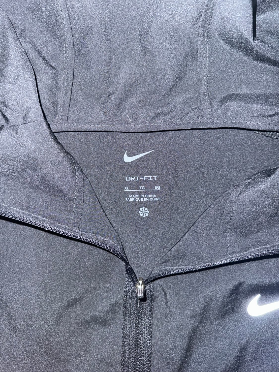 나이키 바람막이 XL 상품이미지3