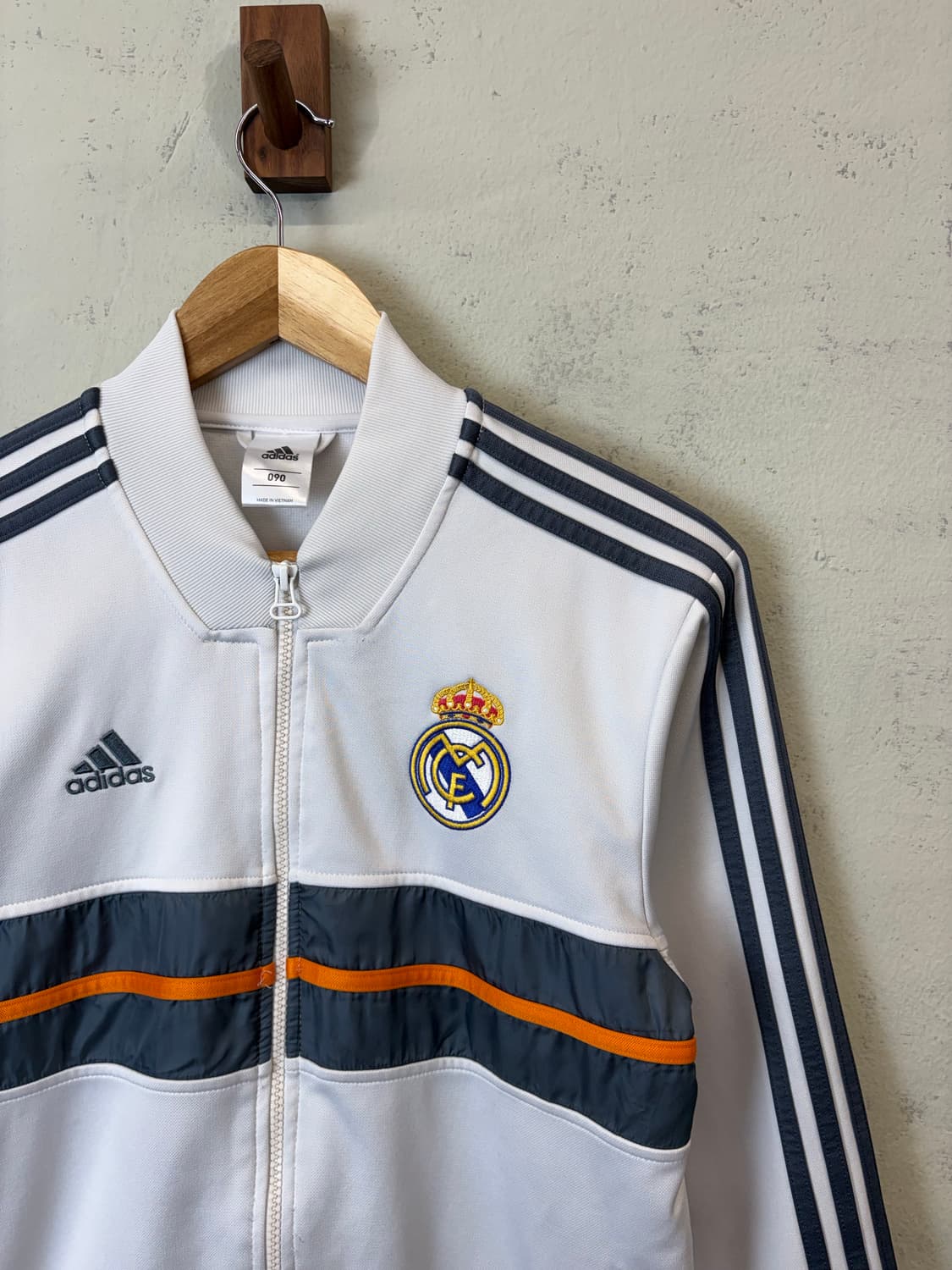 아디다스 레알마드리드 화이트 트랙탑 져지 상품이미지2