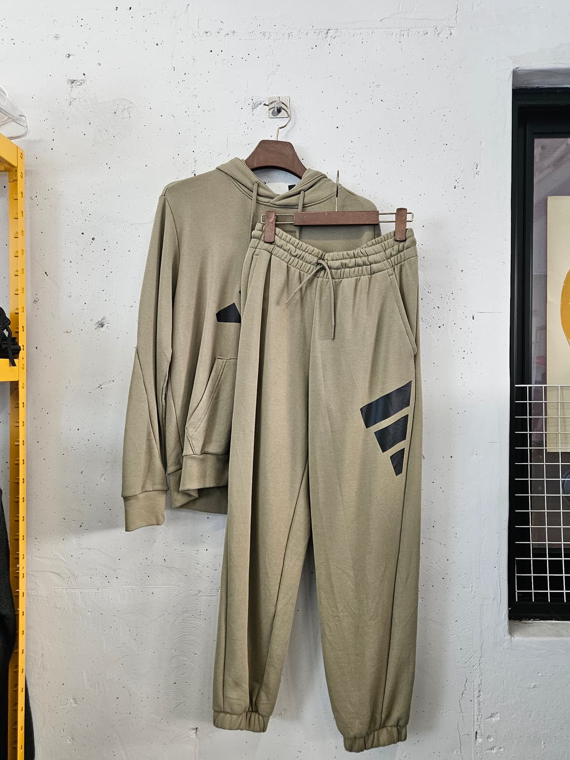 아디다스 트레이닝셋업 상품이미지1