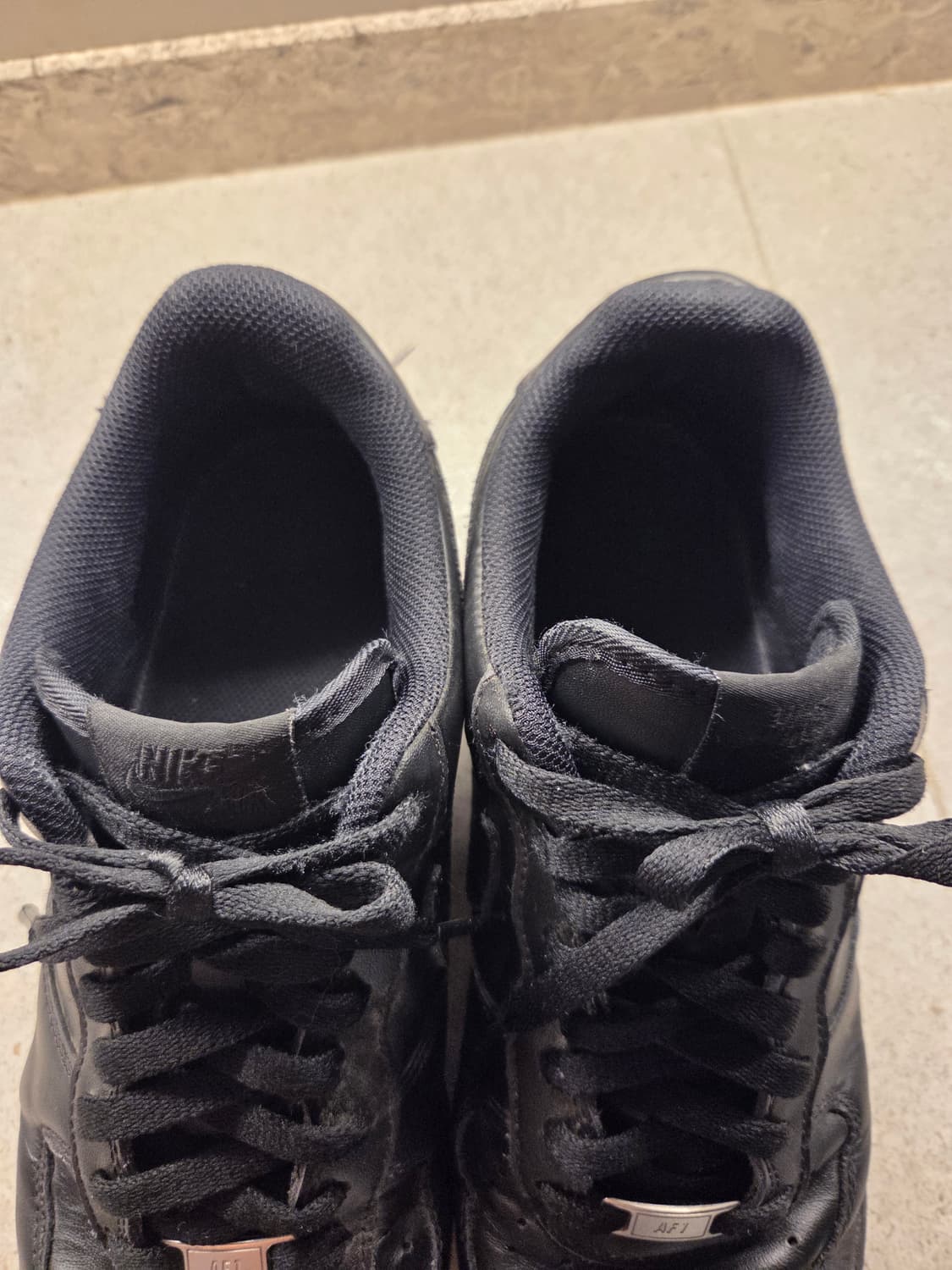 나이키 에어포스1 07 로우 올 블랙 상품이미지5