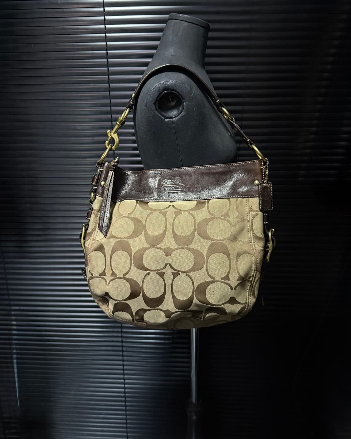 코치 브라운 갈색 가죽 캔버스 로고 버클 고리 숄더백 토드백 가방 웨스턴 상품이미지1