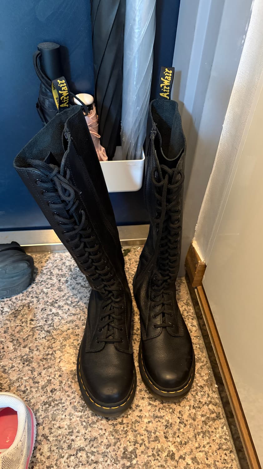 닥터마틴 1B60 롱부츠 240 EU38  상품이미지2