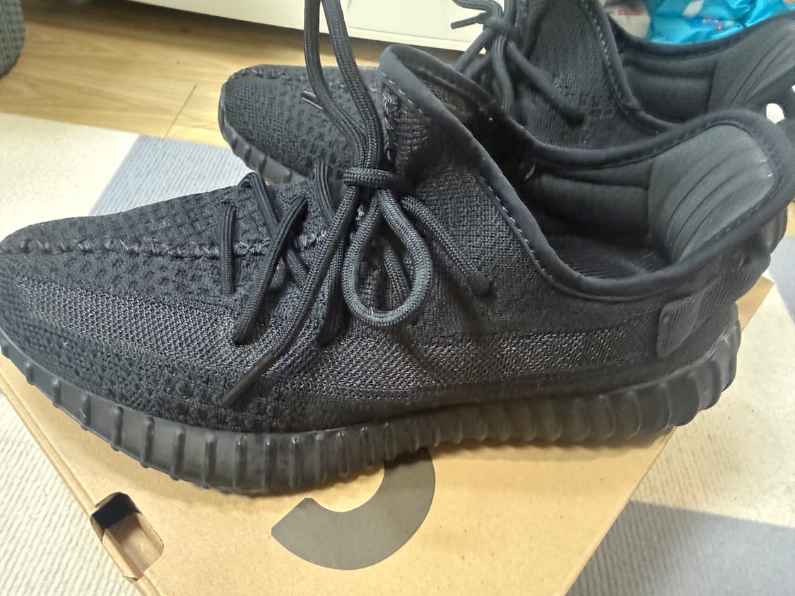 아디다스 이지부스트 350 오닉스 265 사이즈 상품이미지1