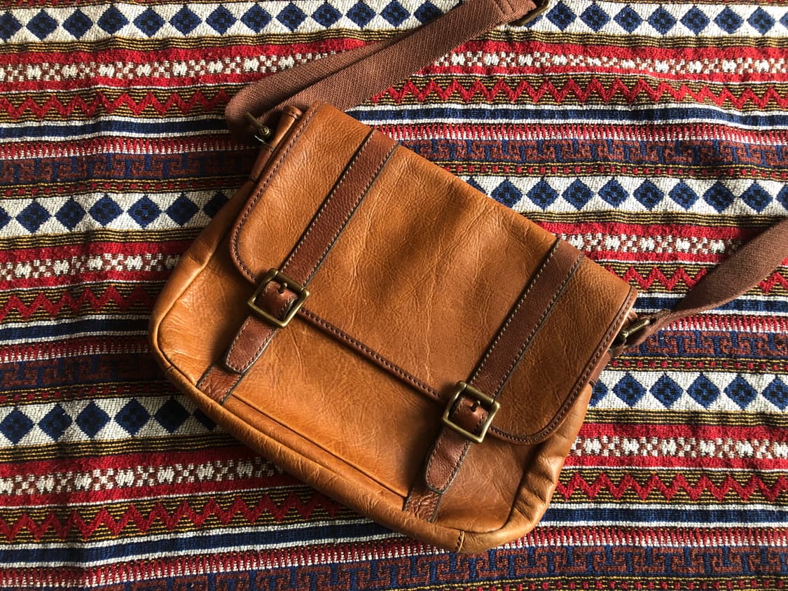 파슬 레더 크로스백 상품이미지1