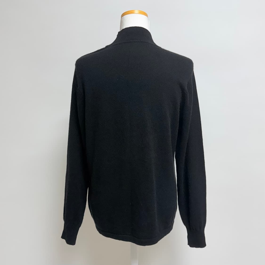 [캐시미어 100%] 블랙 하트넥 긴팔 니트 M~L 상품이미지2