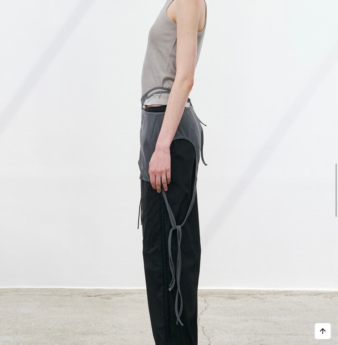 스튜디오테이블 TWISTED CROP TOP, CHARCOAL(새상품) 상품이미지4