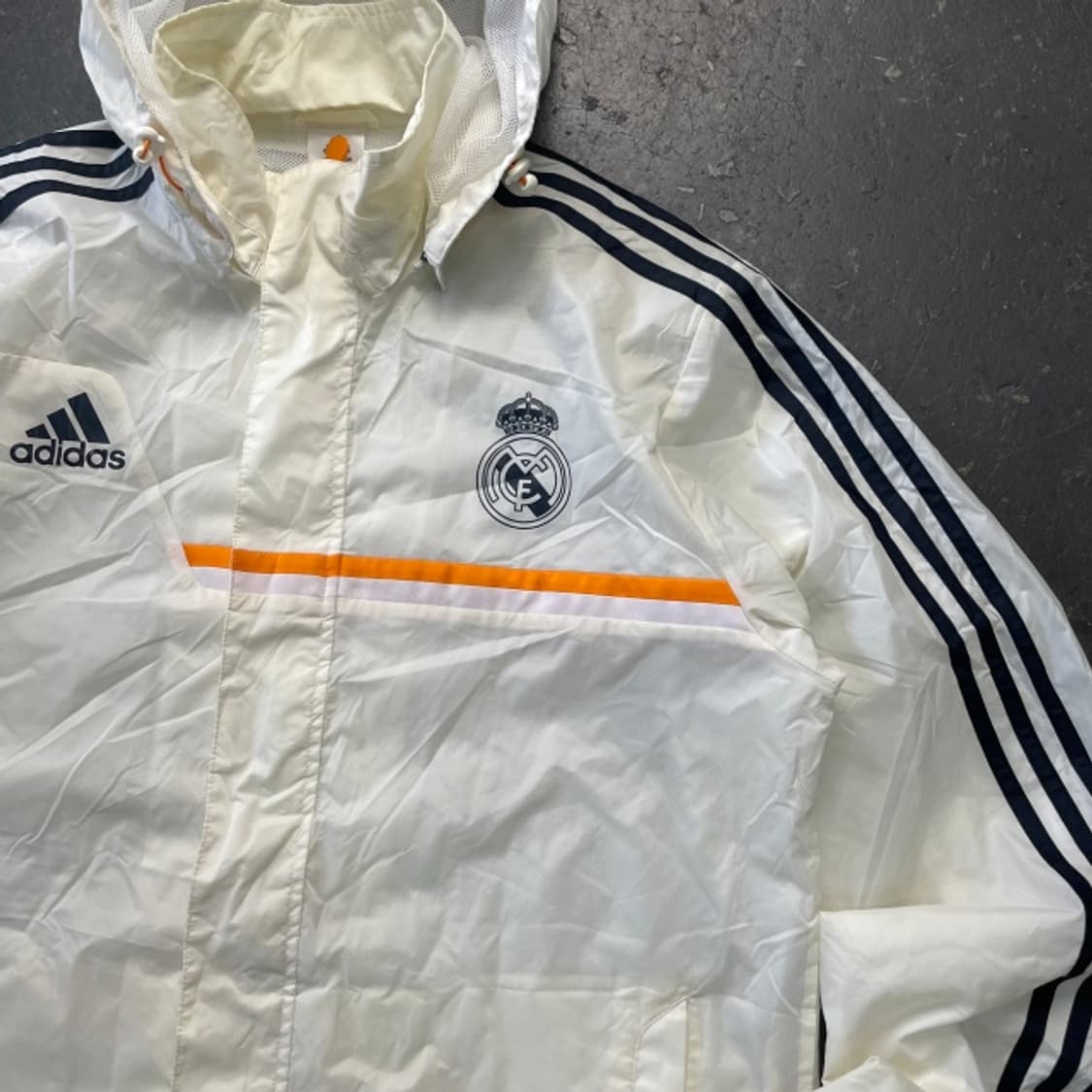 100 아디다스 레알마드리드 바람막이 상품이미지2