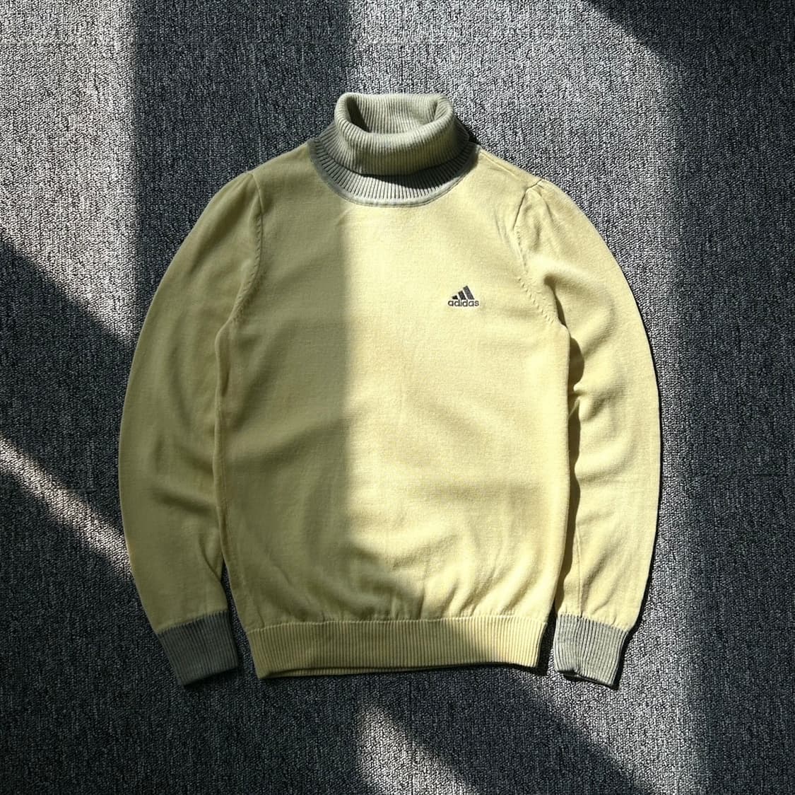 아디다스 골프 터틀넥 옐로우 니트 상품이미지1