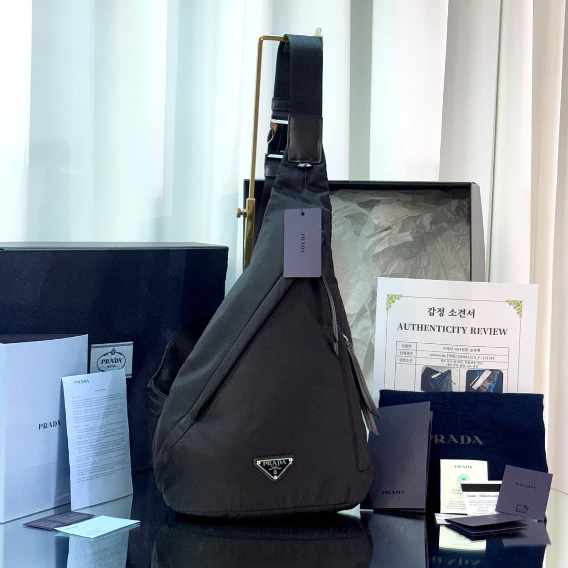 [새상품급/풀구성] 프라다 삼각로고 리나일론 레더 슬링백 상품이미지3