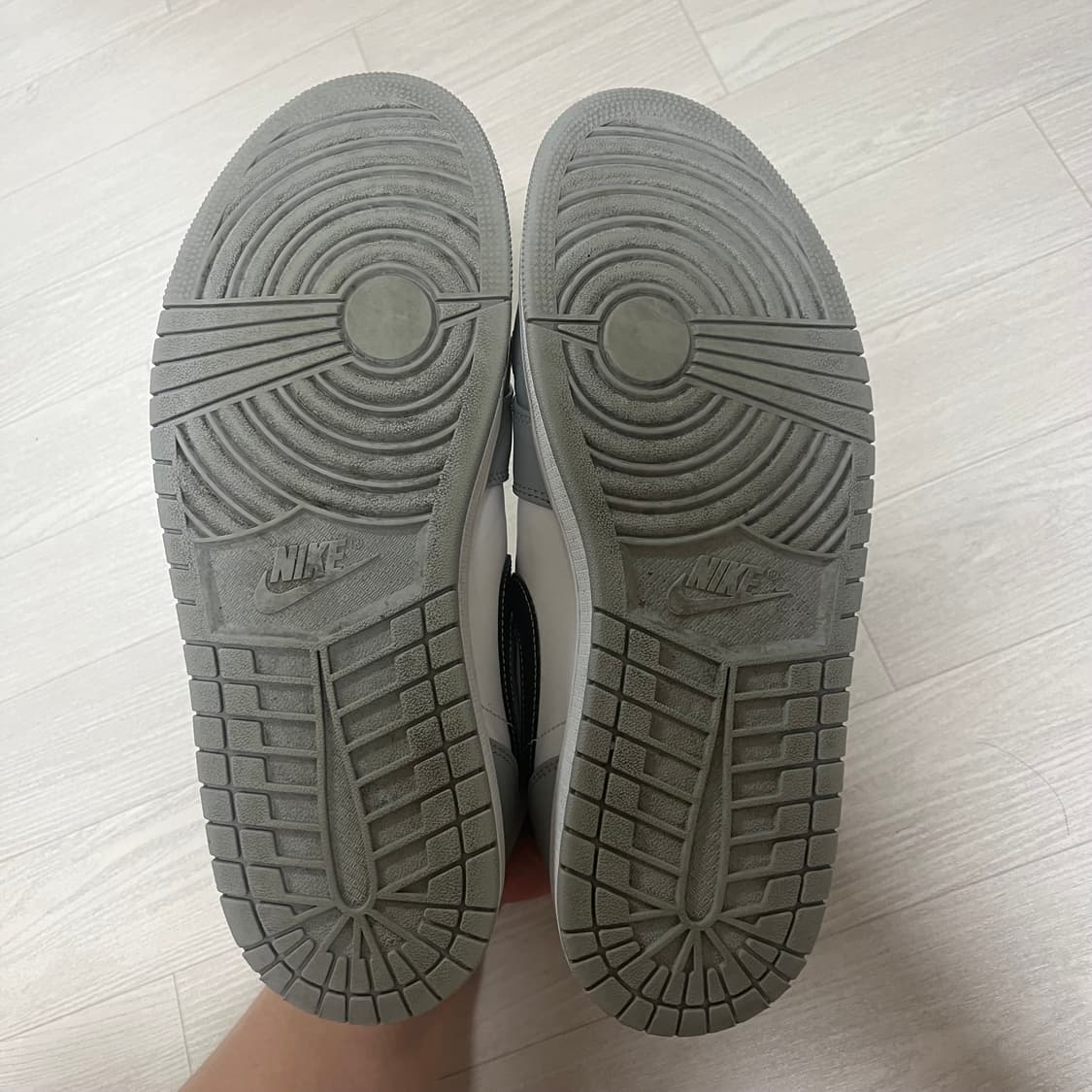 조던 1 미드 라이트 스모크 그레이 앤트러사이트 상품이미지5