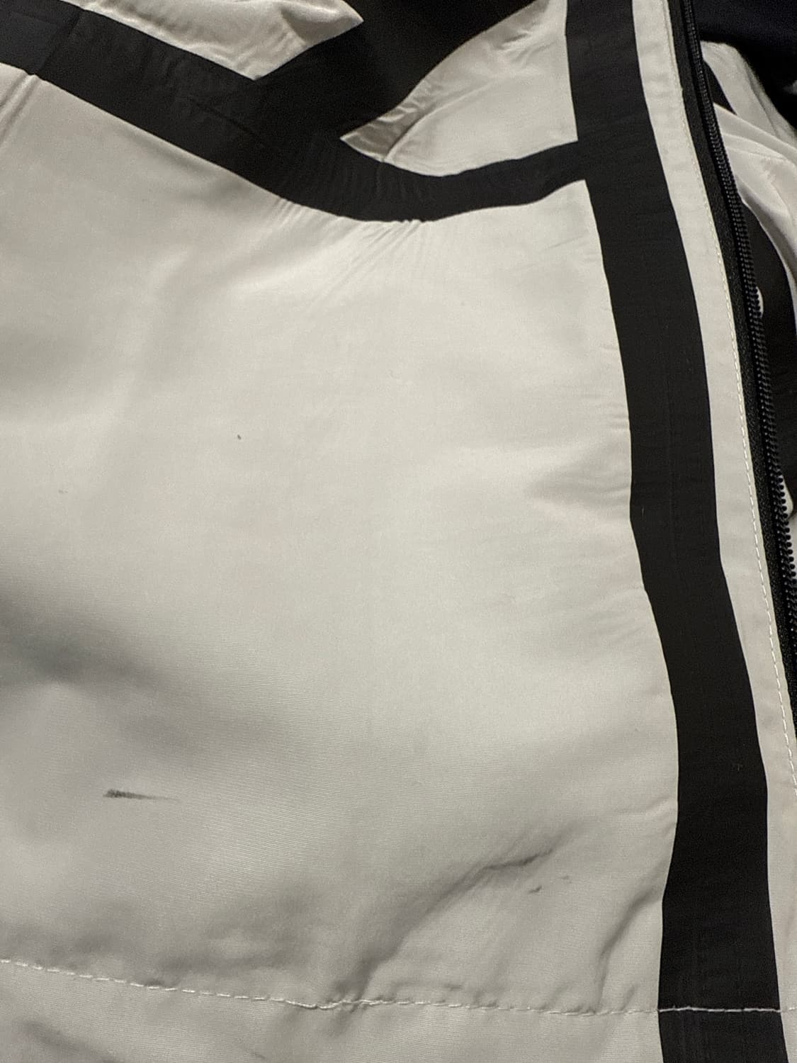 써저리 스켈레톤 바람막이 상품이미지3