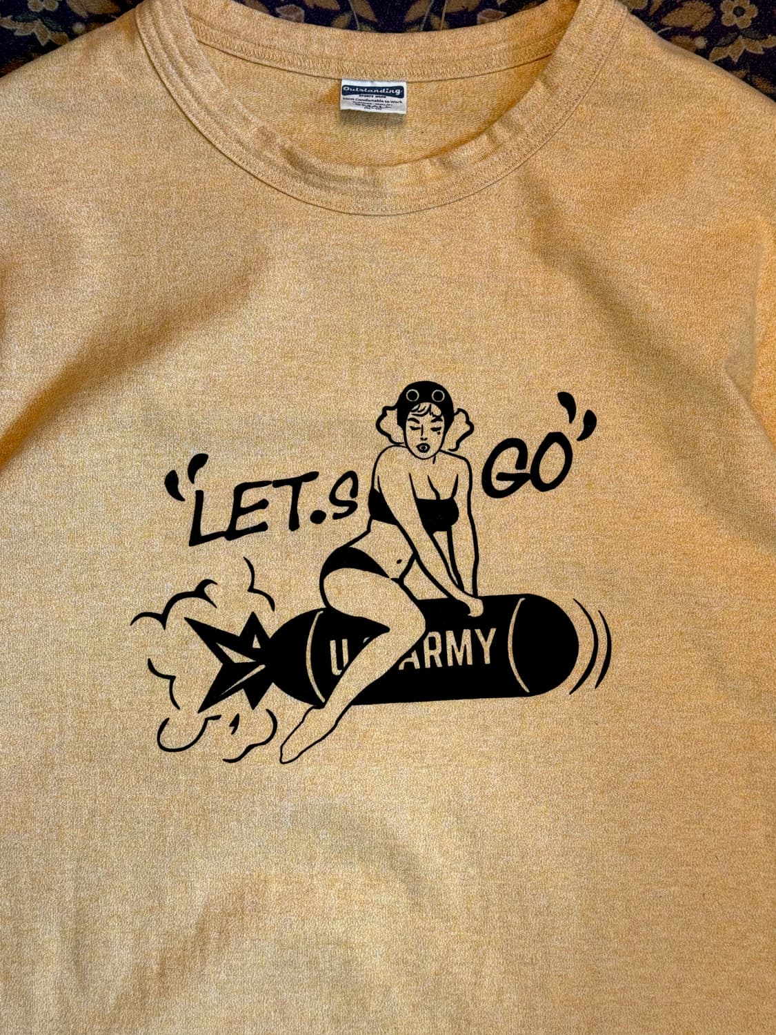 아웃스탠딩 핀업걸 옐로우 멜란지 티셔츠 상품이미지2