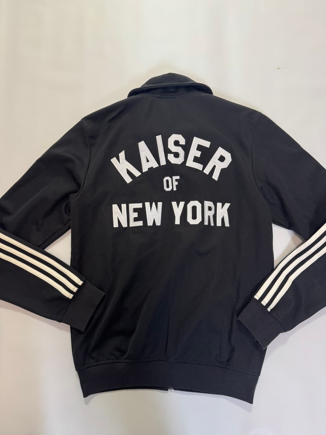 아디다스 카이저오브 뉴욕 트렉탑져지(100사이즈) 상품이미지1