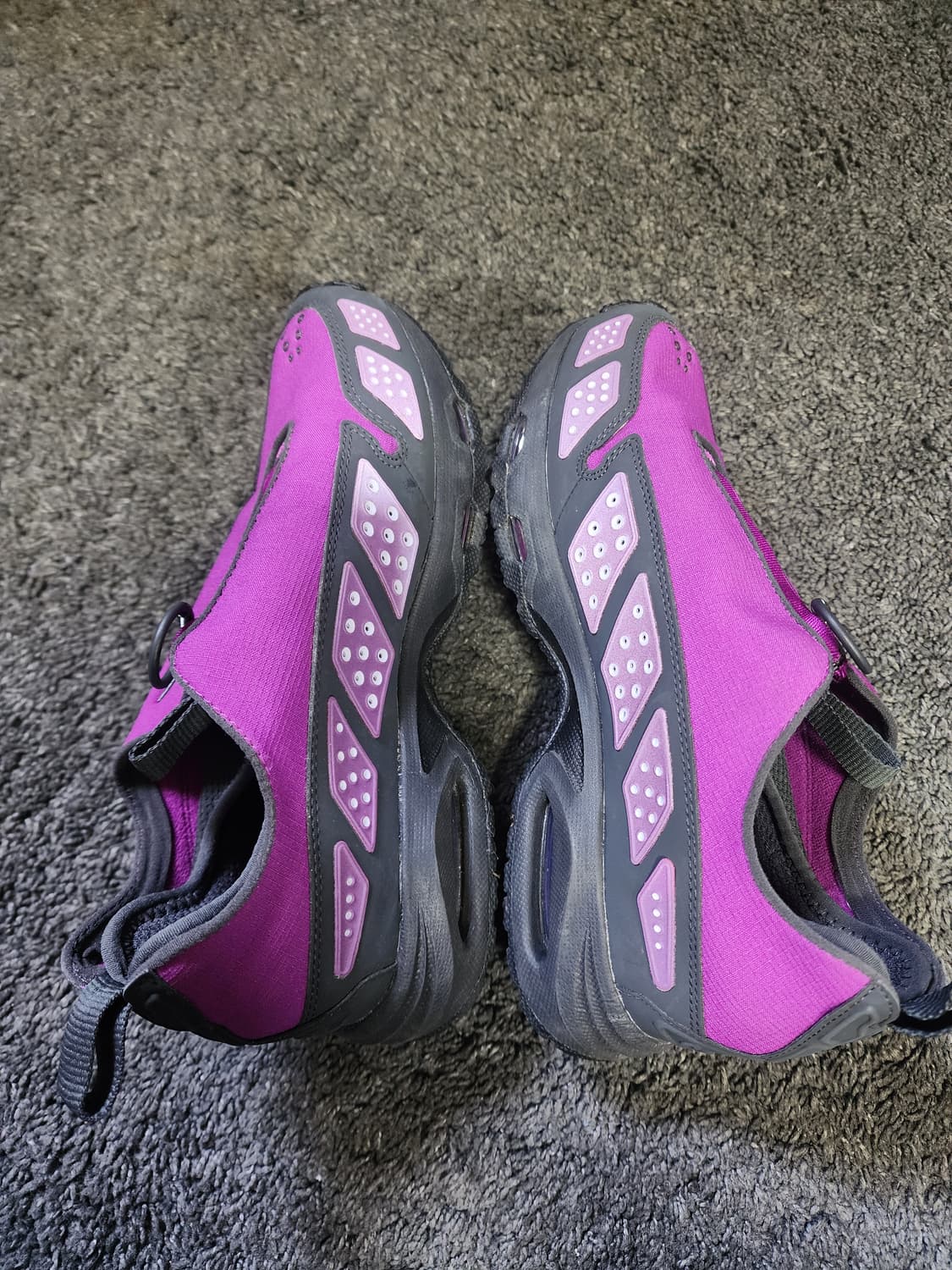 나이키 에어맥스 SNDR 고어텍스 볼드 베리 상품이미지4