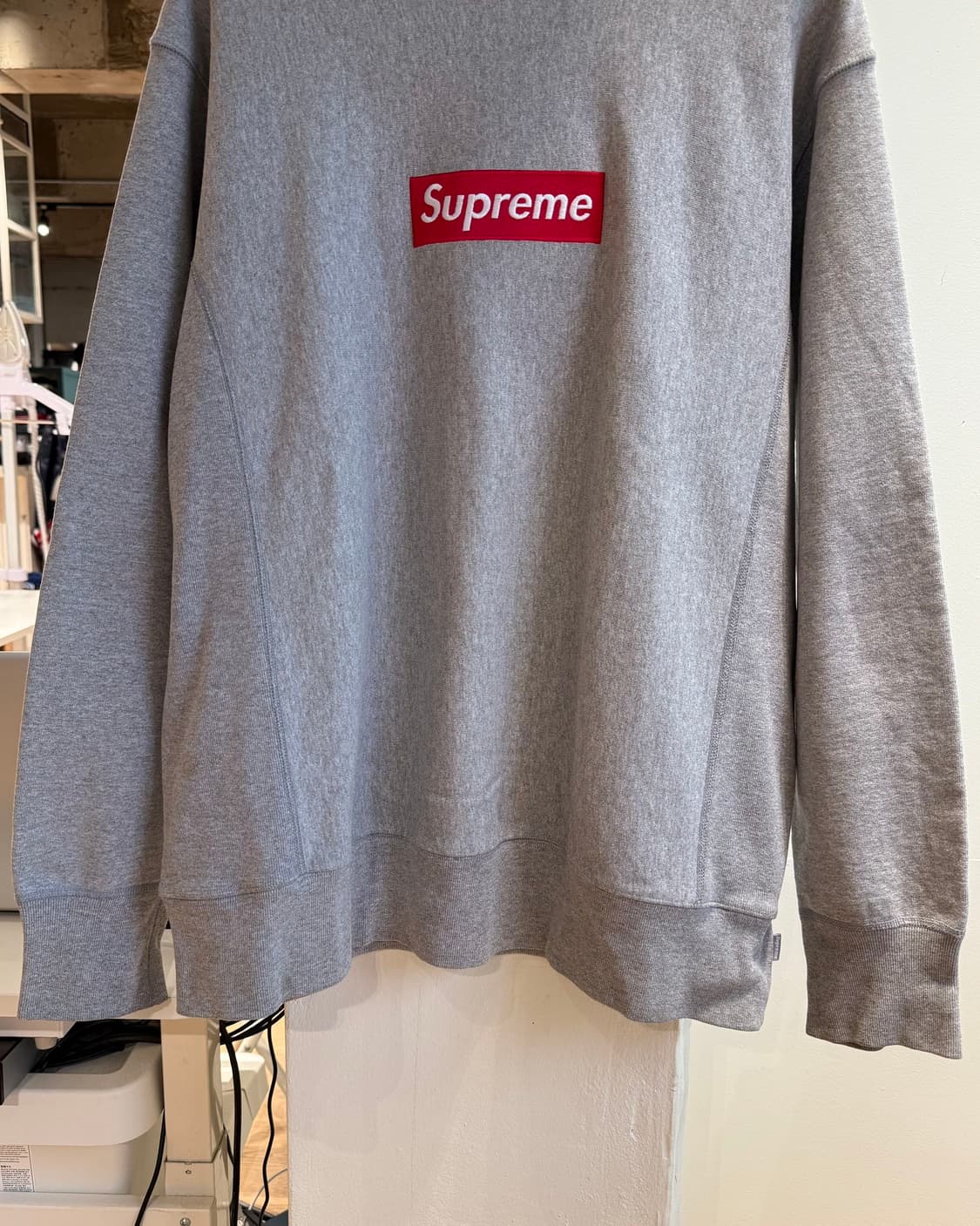 슈프림 그레이 박스 레드로고 크루넥 스웻 셔츠  상품이미지6