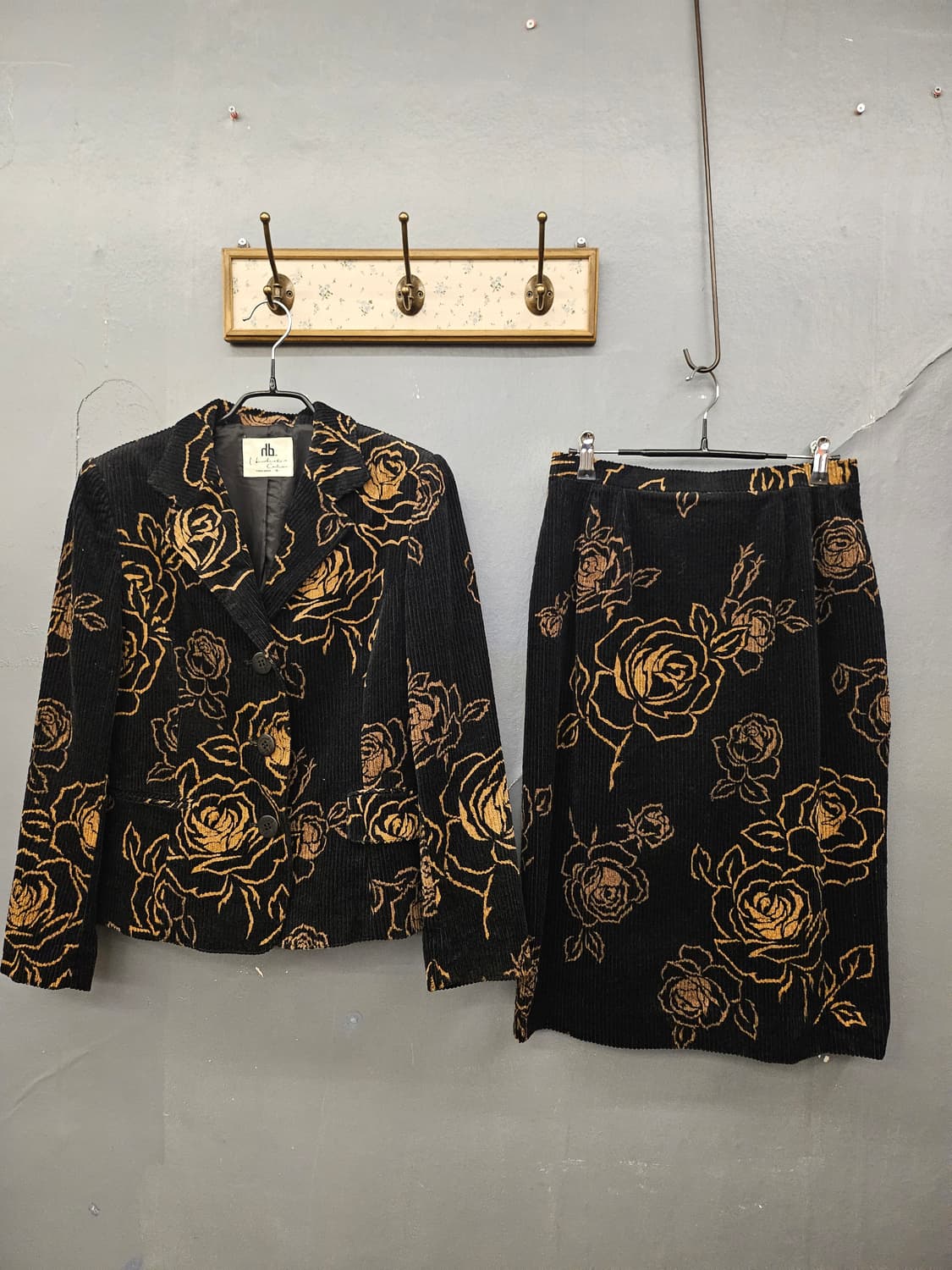 일본빈티지 h.b 블랙장미 코듀로이셋업 상품이미지1